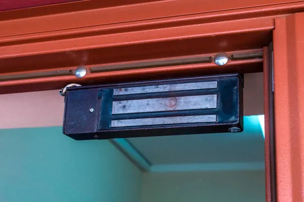 Imgi 67 An Electric Magnet On The Front Door From Above